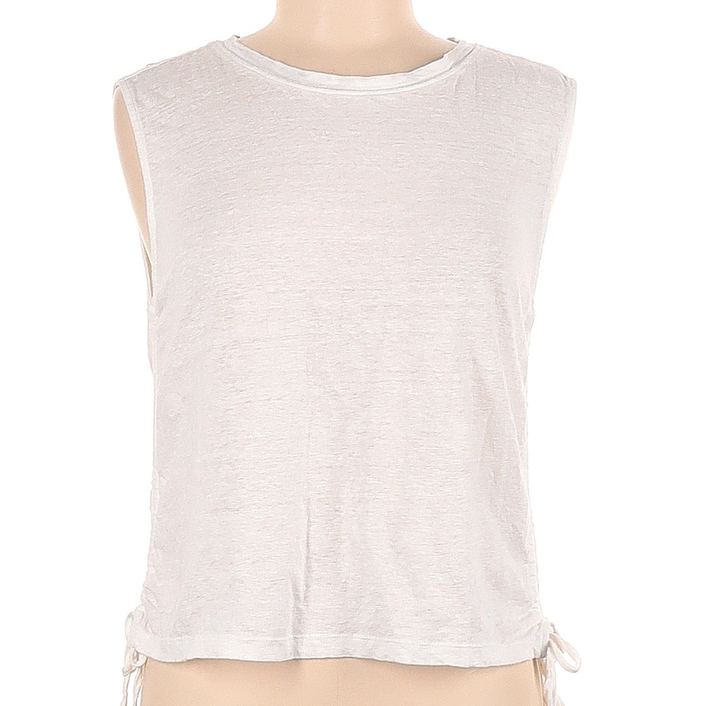 Beautiful and Comfortable Frame White Sleeveless T-Shirt in Size M